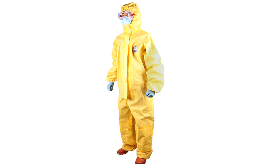 化學防護服在石油化工行業的選擇與應用