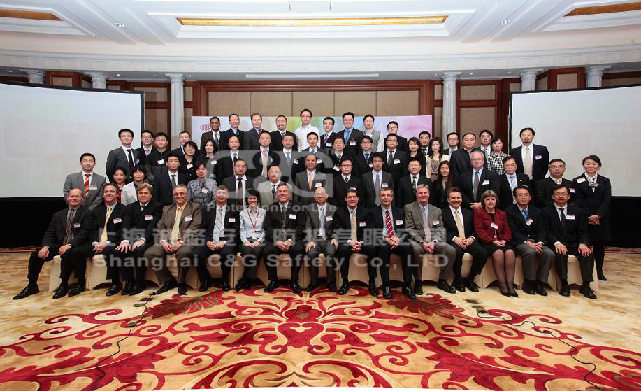 上海麻豆文化传媒精品观看總經理參加杜（dù）邦2011年頒獎（jiǎng）晚（wǎn）會