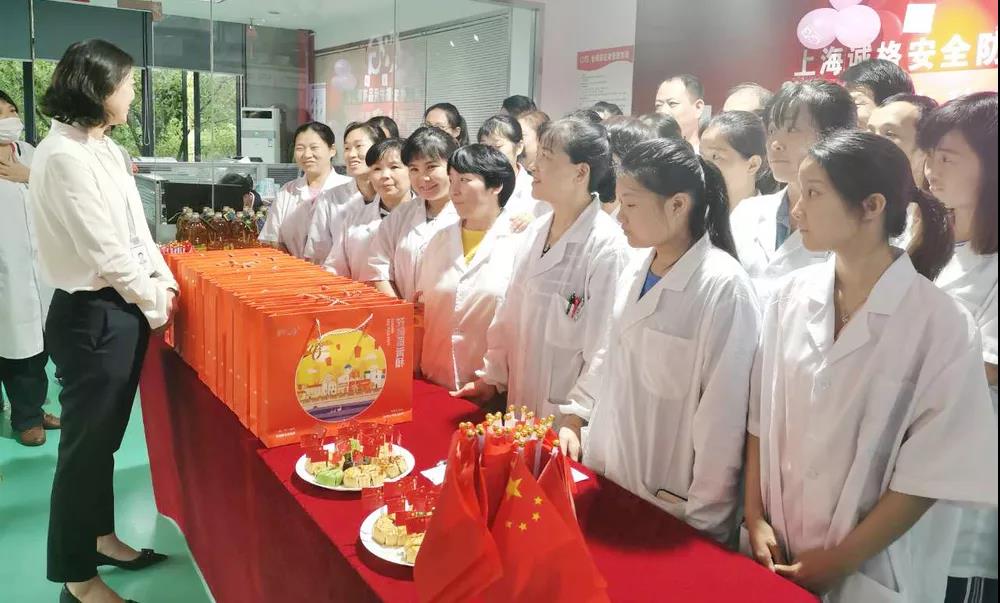中秋·國（guó）慶-上海工（gōng）廠一線（xiàn）員工慰問行